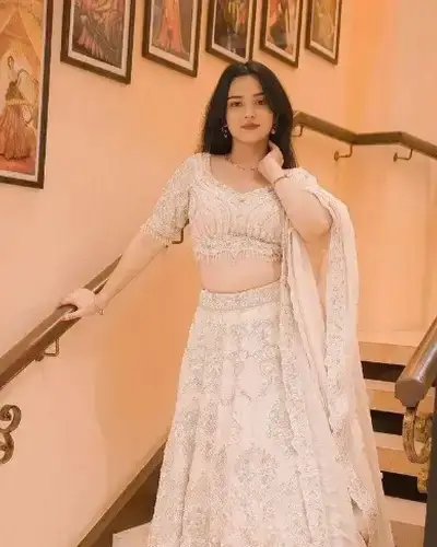 Escort Service In Manjlegaon